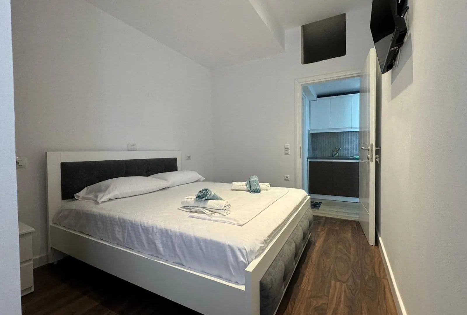 Sulozeqi Apartments Ksamil